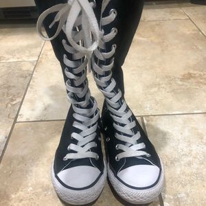 Girl’s converse size 12